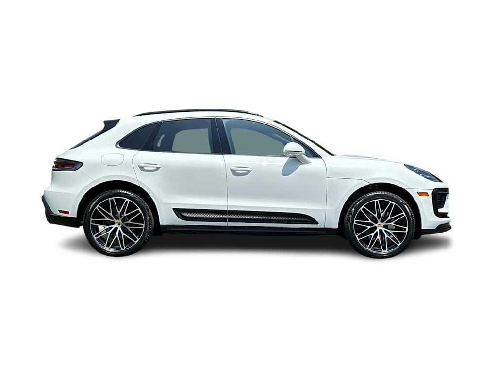 Thumbnail: 2026 Porsche Macan - 20