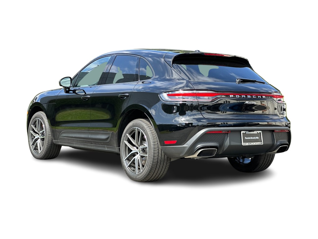 Thumbnail: 2026 Porsche Macan - 4
