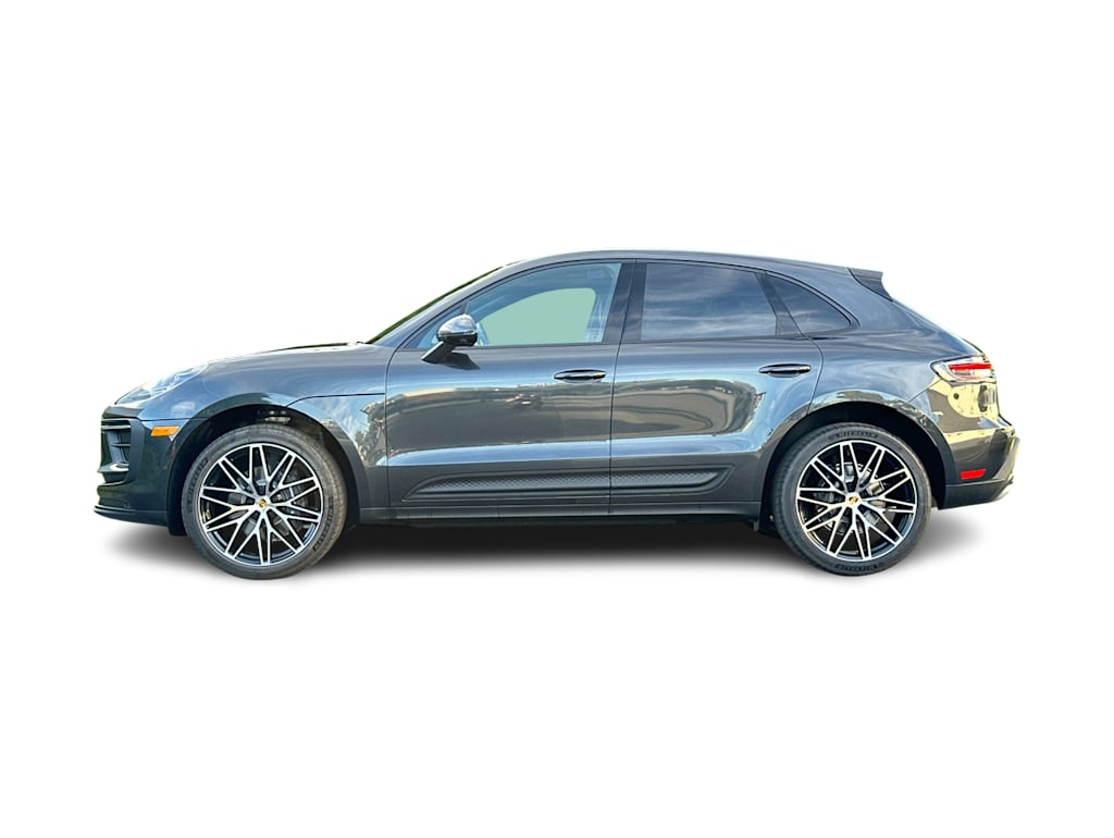 Thumbnail: 2026 Porsche Macan - 3