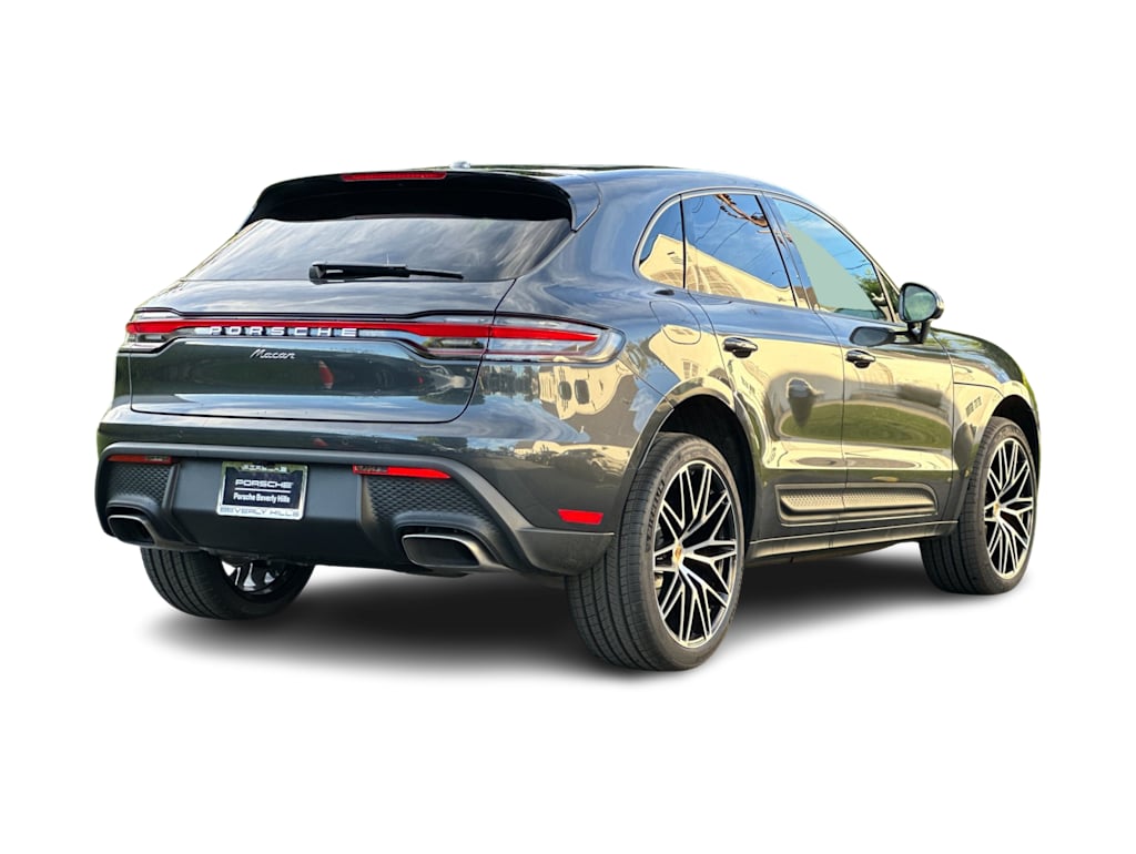 Thumbnail: 2026 Porsche Macan - 20