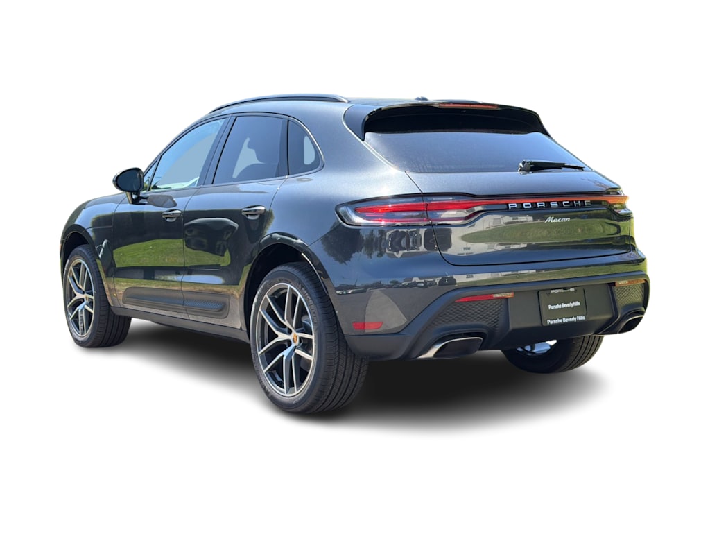 Thumbnail: 2026 Porsche Macan - 4