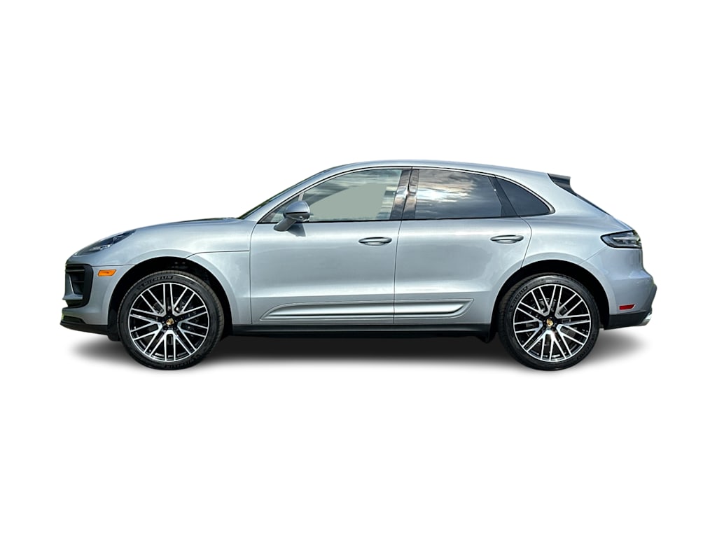 Thumbnail: 2026 Porsche Macan - 3