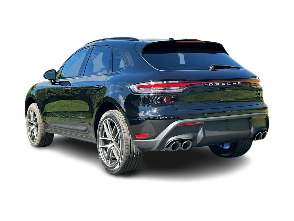 Thumbnail: 2026 Porsche Macan - 4