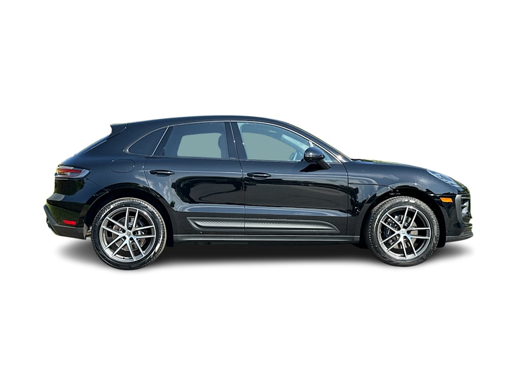 Thumbnail: 2025 Porsche Macan - 21