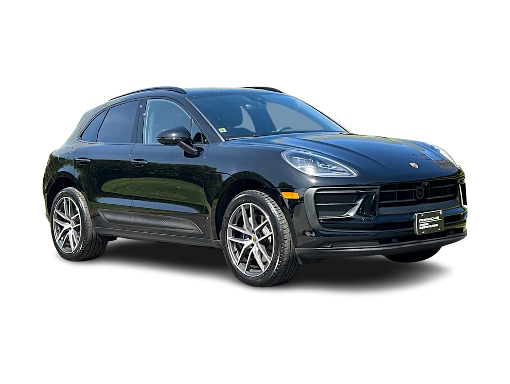 Thumbnail: 2026 Porsche Macan - 20