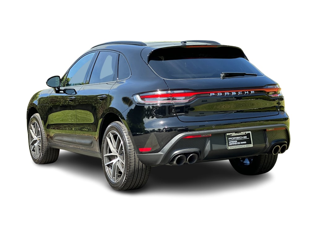 Thumbnail: 2026 Porsche Macan - 4