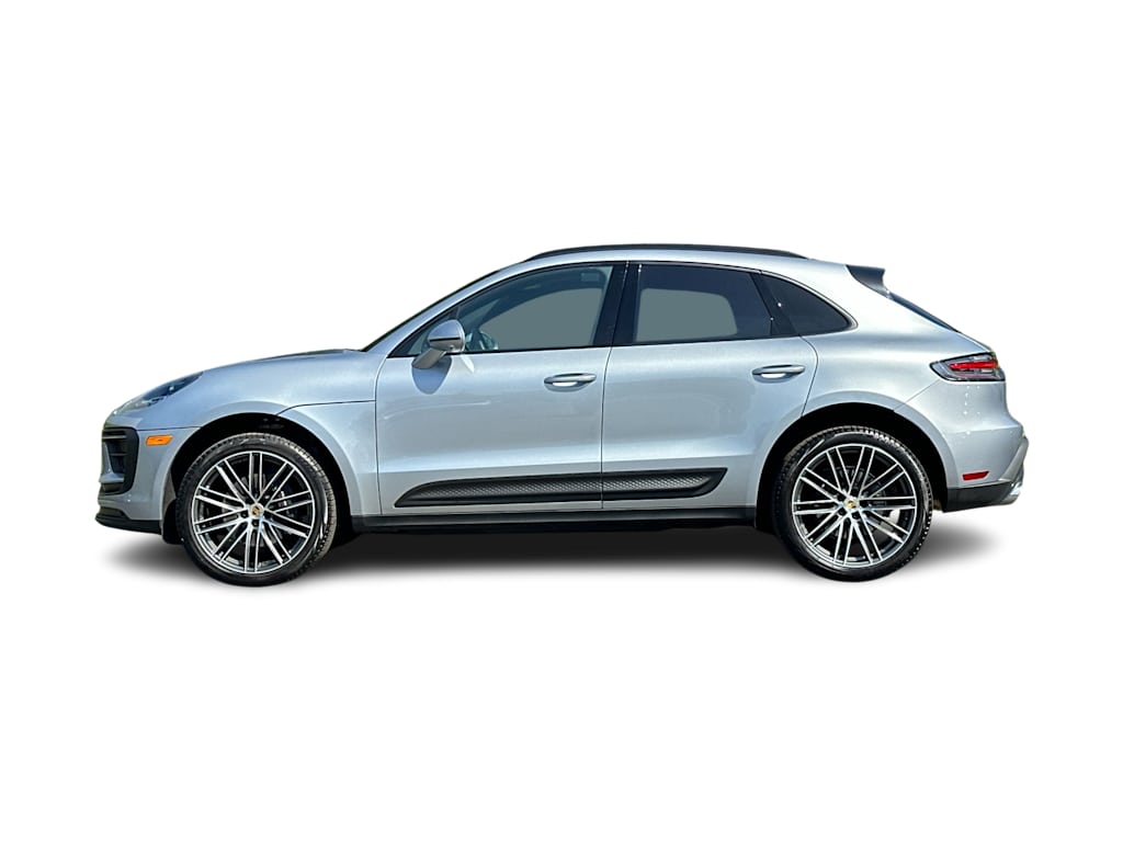 Thumbnail: 2026 Porsche Macan - 3