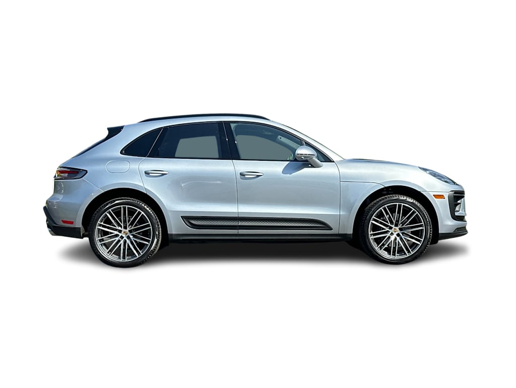 Thumbnail: 2026 Porsche Macan - 20
