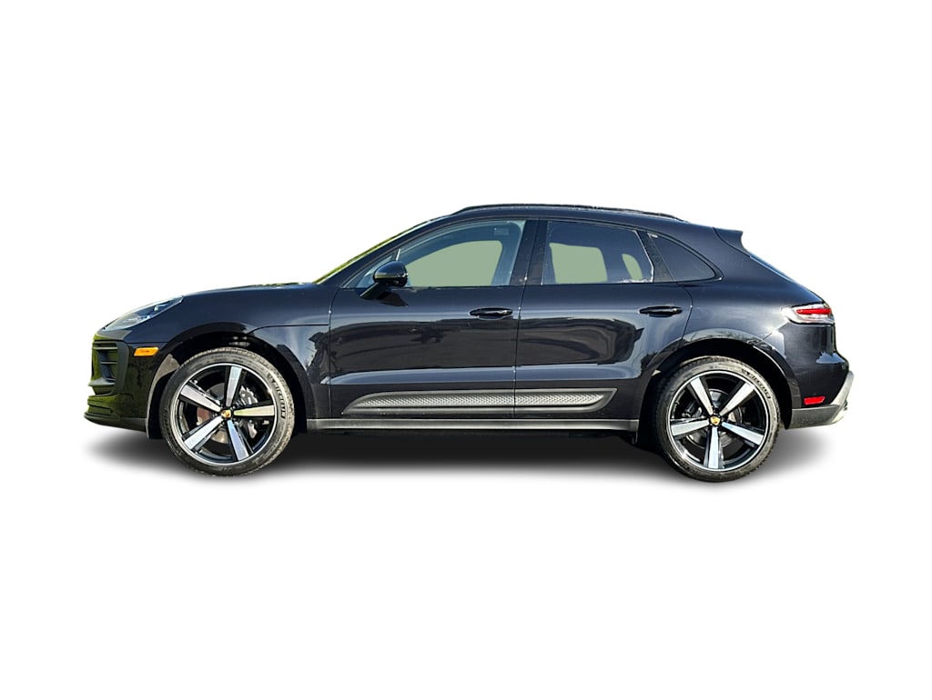 Thumbnail: 2026 Porsche Macan - 3