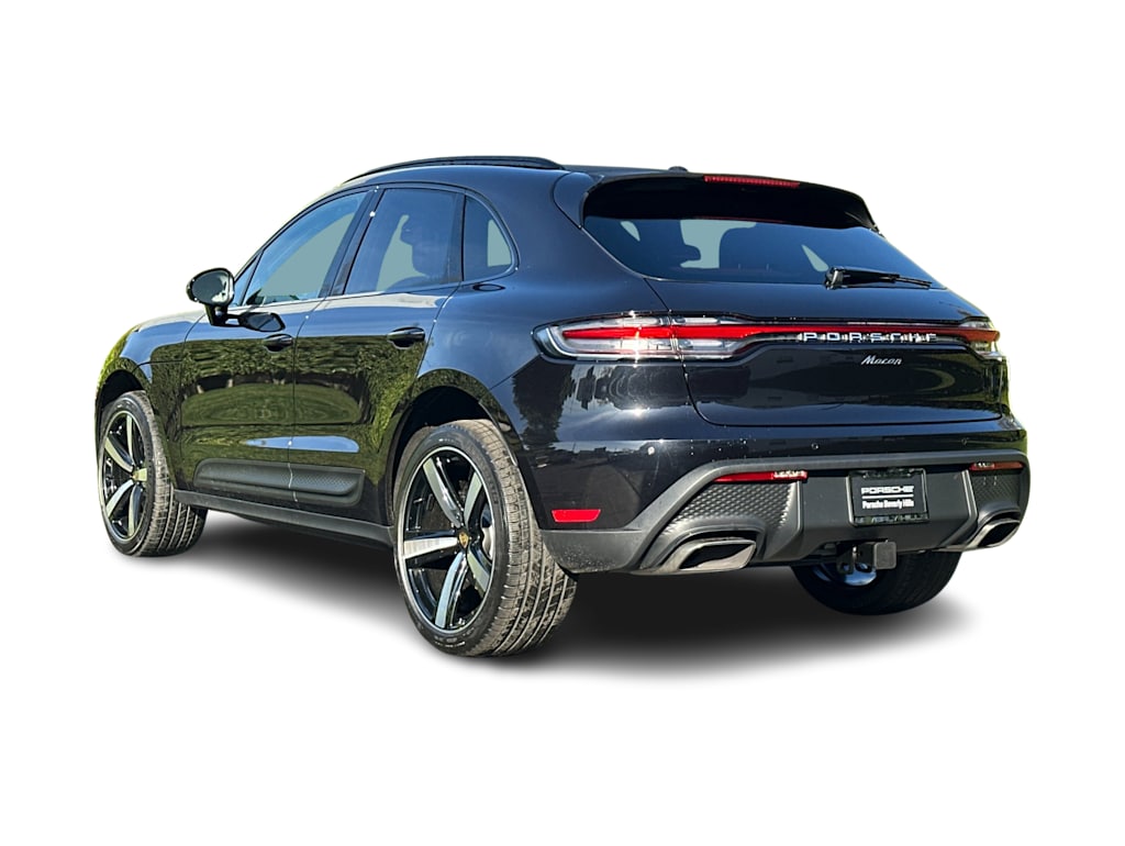 Thumbnail: 2026 Porsche Macan - 4