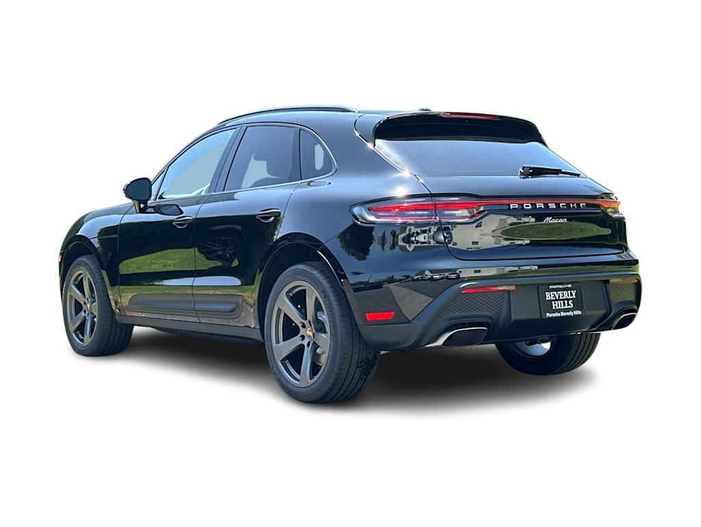 Thumbnail: 2026 Porsche Macan - 4