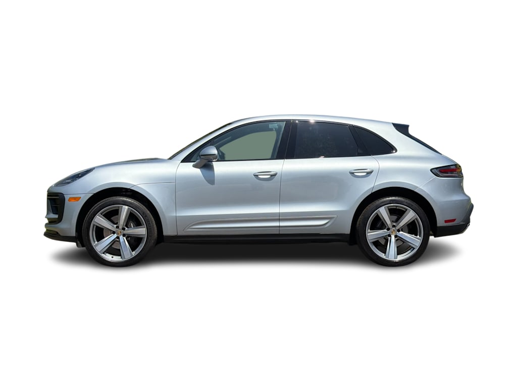 Thumbnail: 2024 Porsche Macan - 3