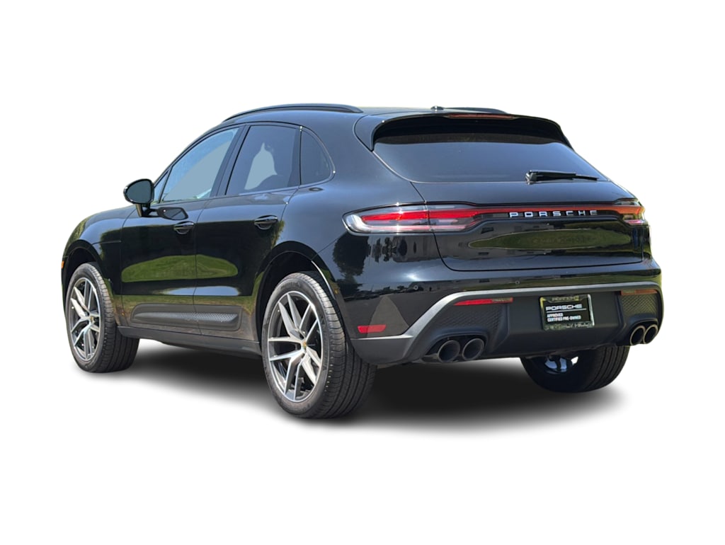 Thumbnail: 2026 Porsche Macan - 4