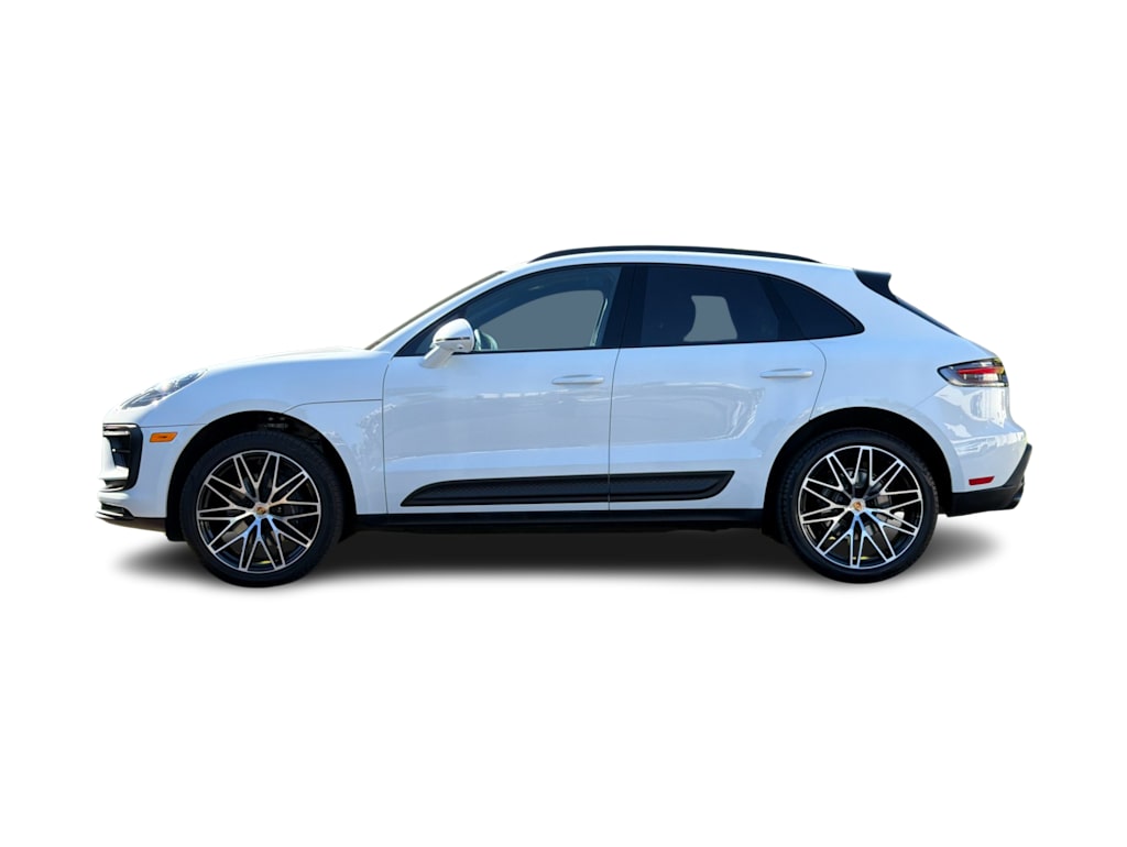 Thumbnail: 2026 Porsche Macan - 3