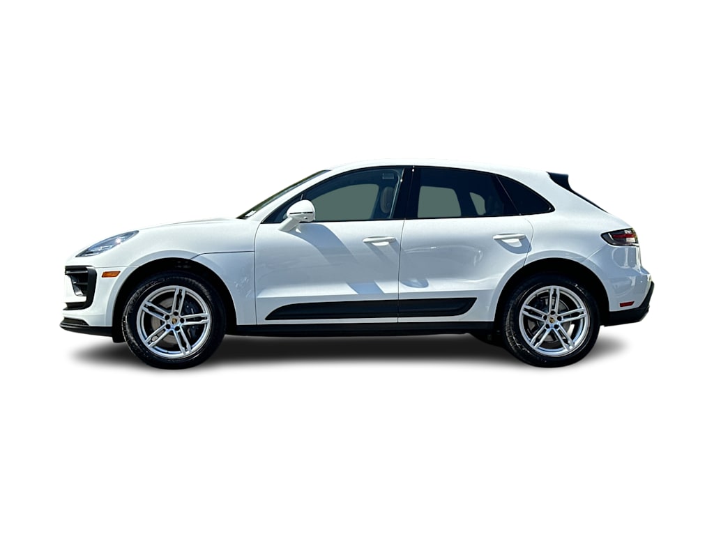 Thumbnail: 2025 Porsche Macan - 3