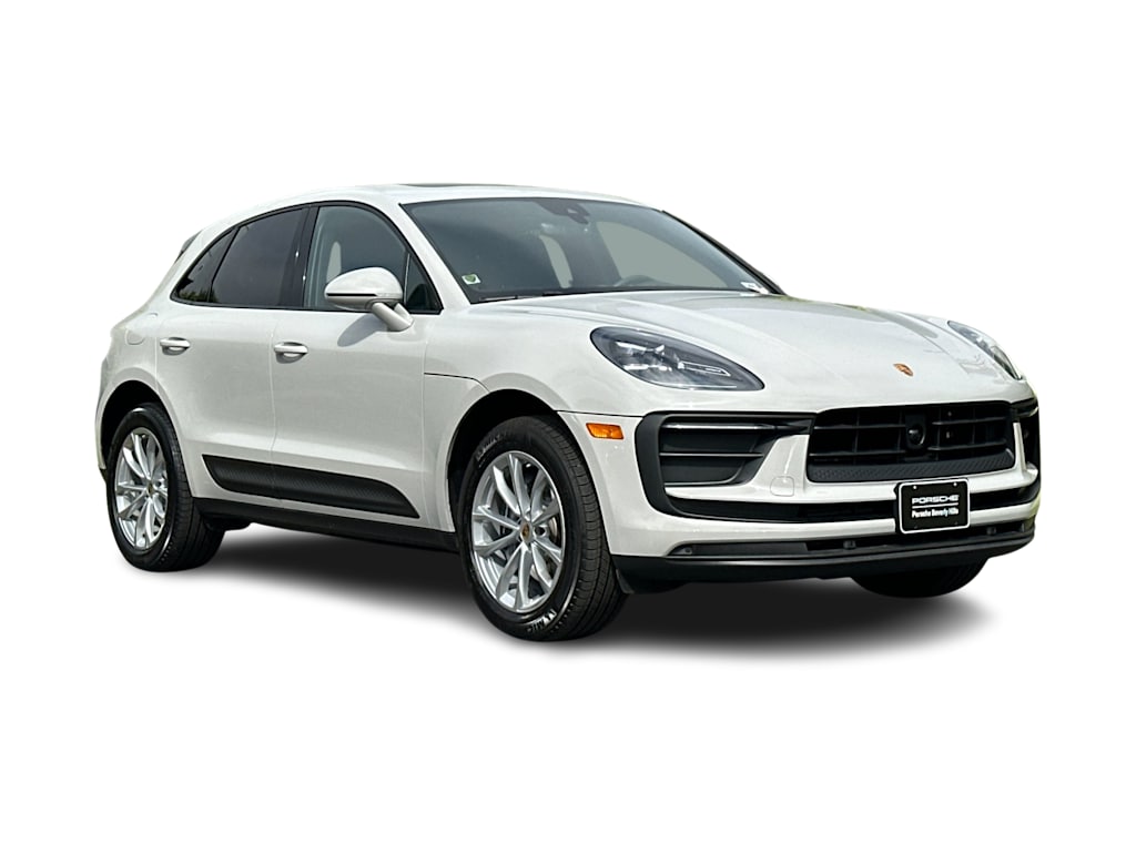 Thumbnail: 2026 Porsche Macan - 21