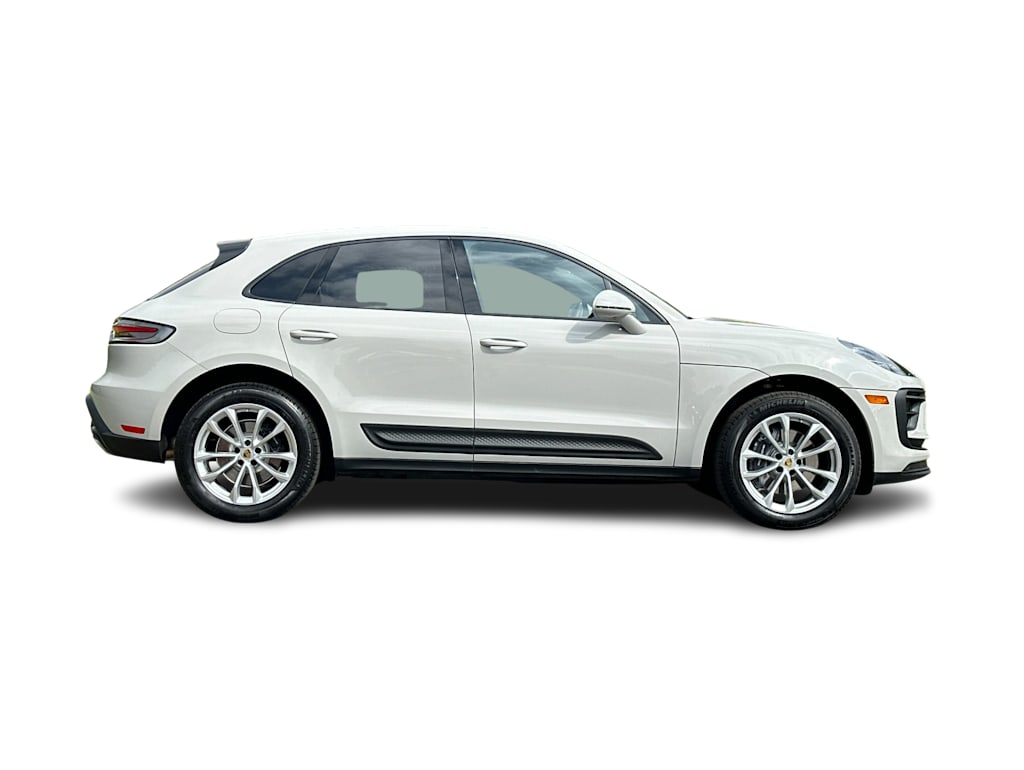 Thumbnail: 2026 Porsche Macan - 20