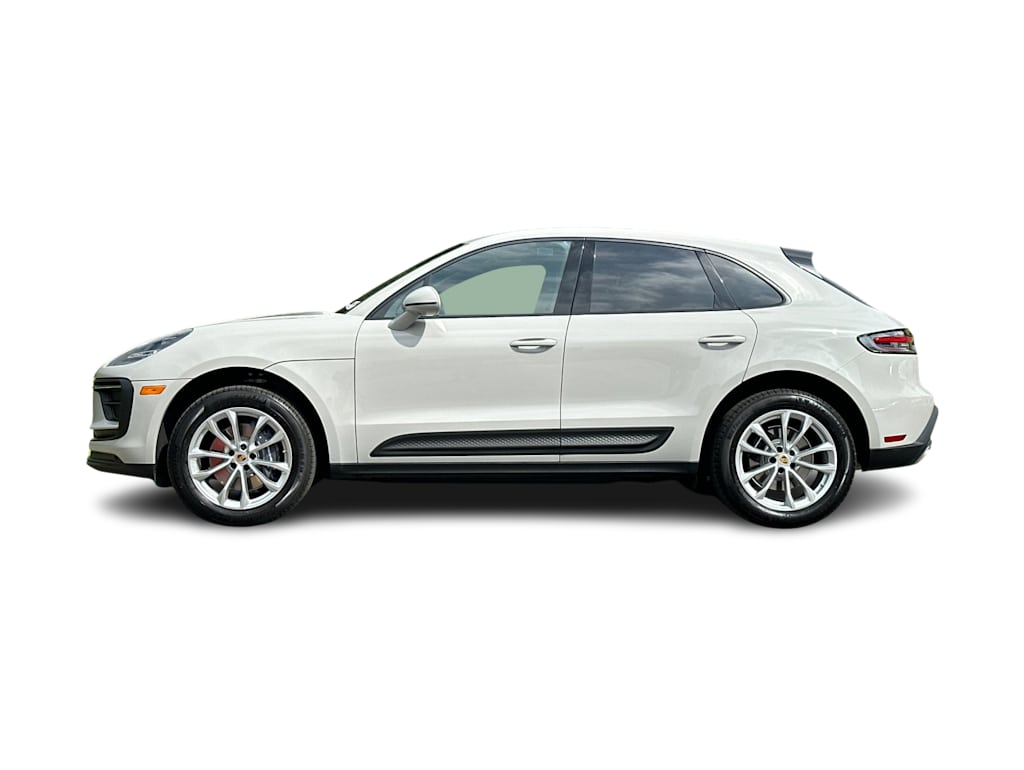 Thumbnail: 2026 Porsche Macan - 3