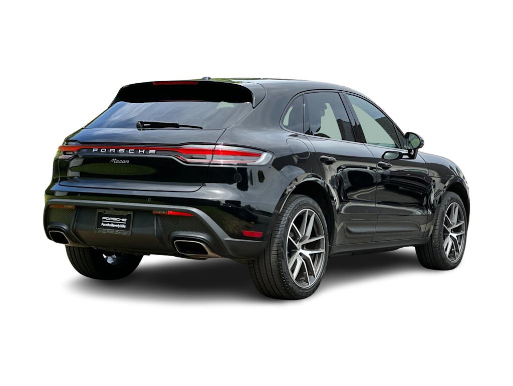 Thumbnail: 2026 Porsche Macan - 18
