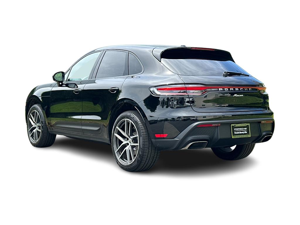 Thumbnail: 2026 Porsche Macan - 4