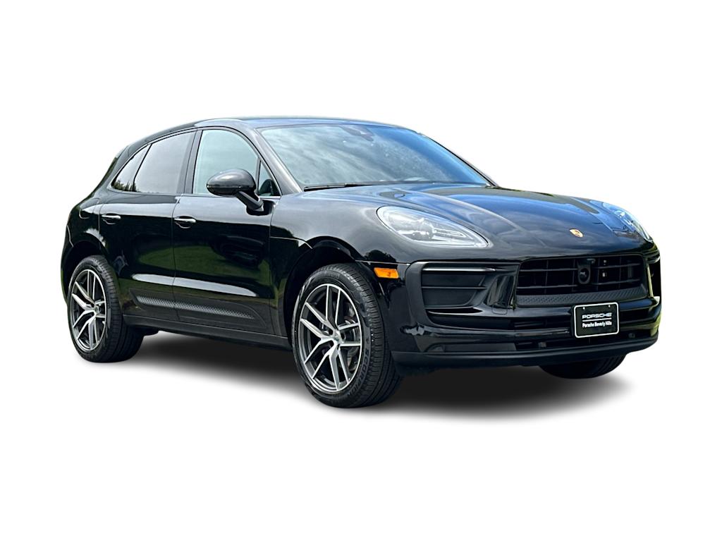 Thumbnail: 2026 Porsche Macan - 20