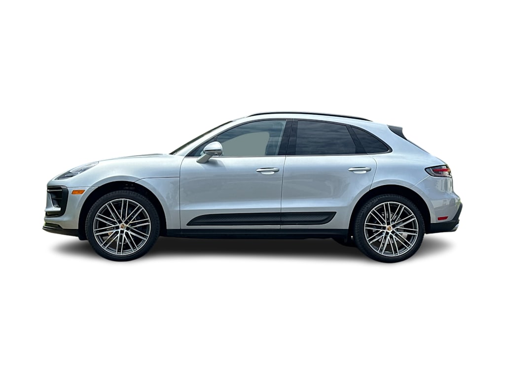 Thumbnail: 2026 Porsche Macan - 3