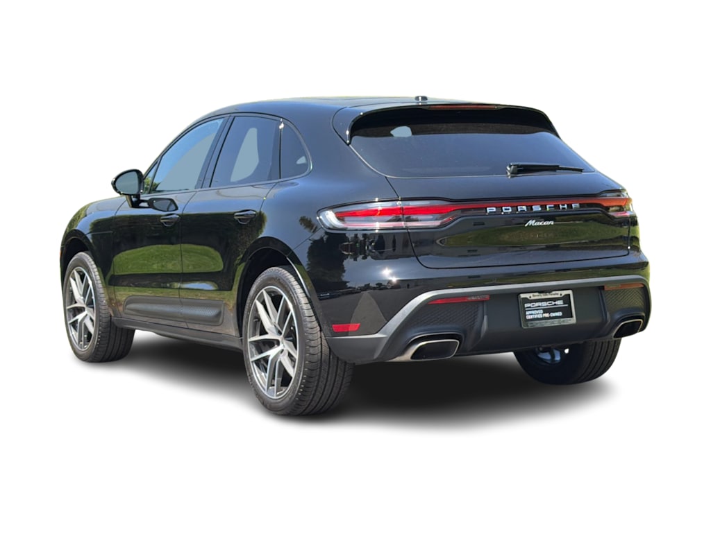 Thumbnail: 2026 Porsche Macan - 4