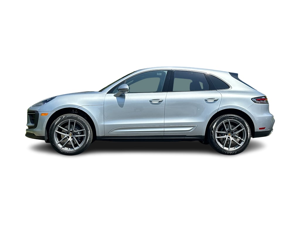 Thumbnail: 2026 Porsche Macan - 3