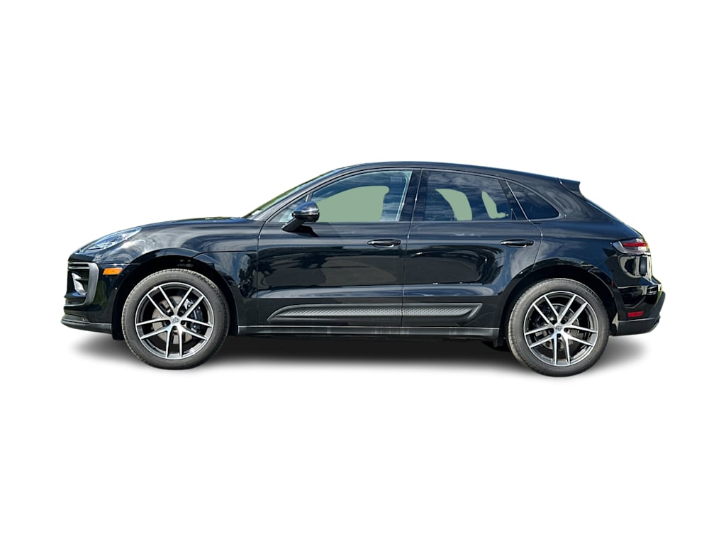 Thumbnail: 2025 Porsche Macan - 3