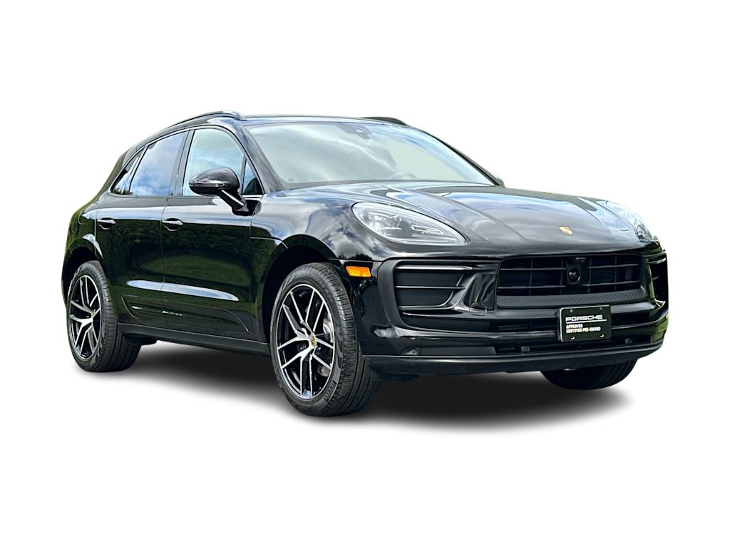 Thumbnail: 2025 Porsche Macan - 21