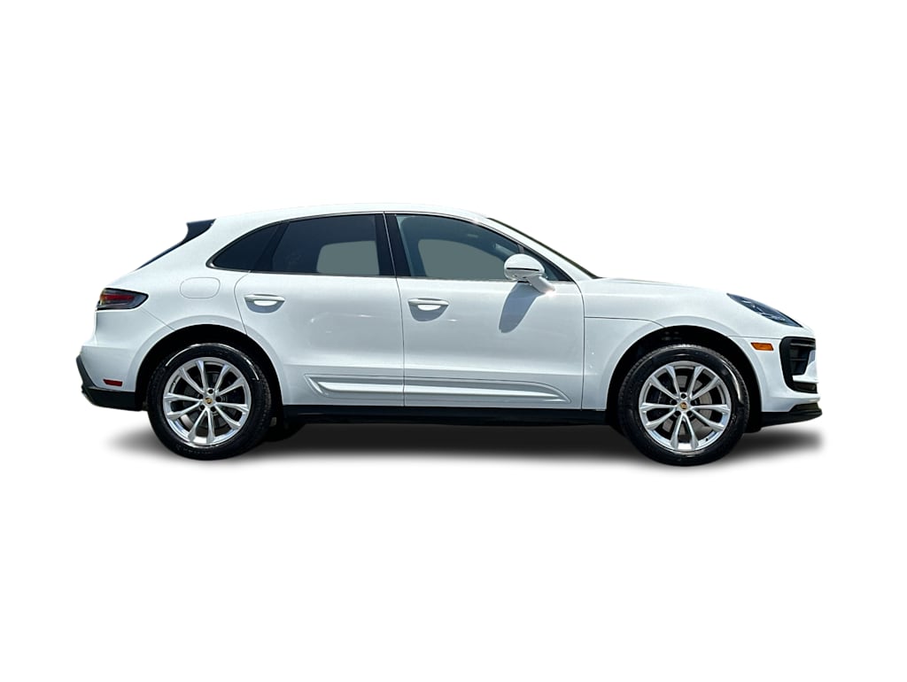 Thumbnail: 2025 Porsche Macan - 19