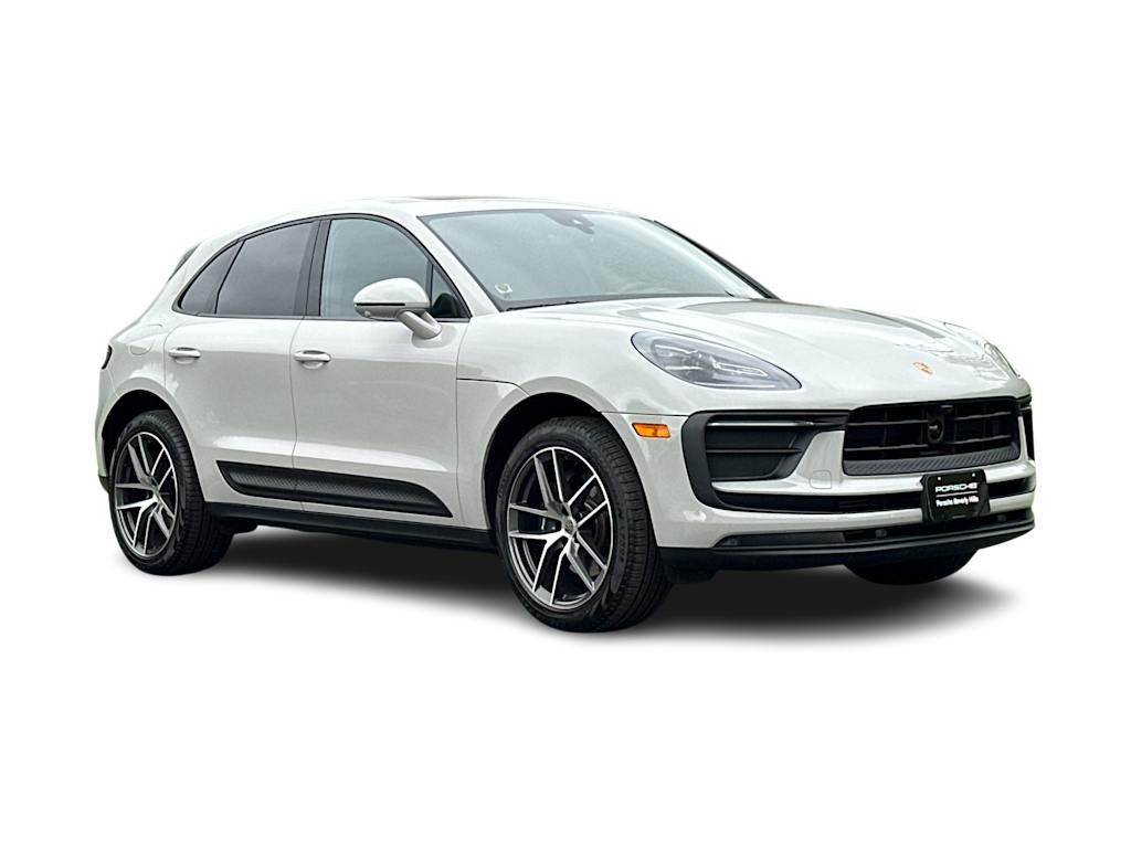Thumbnail: 2026 Porsche Macan - 22