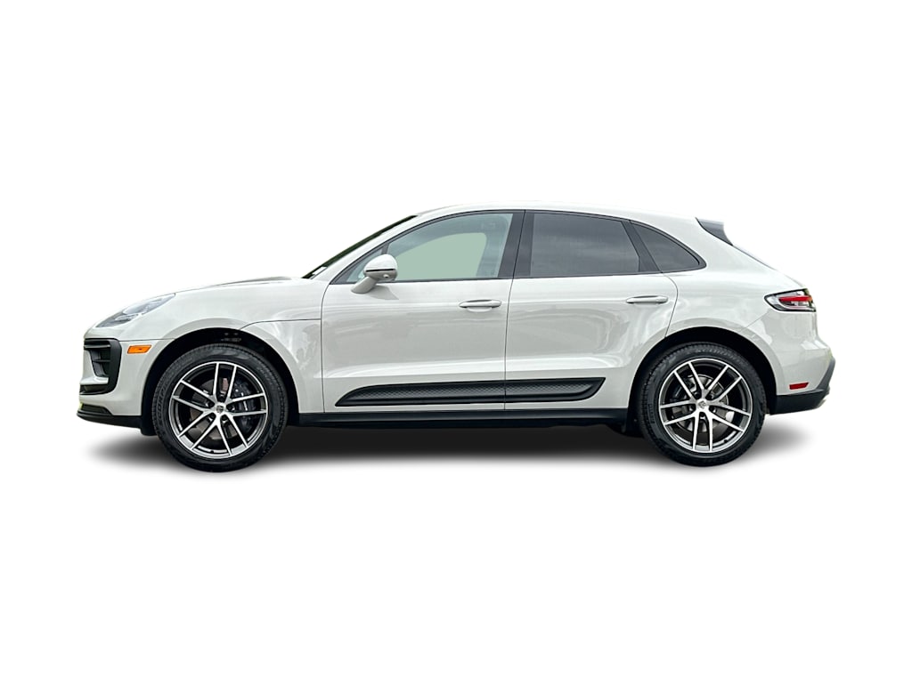 Thumbnail: 2026 Porsche Macan - 3