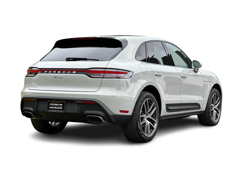 Thumbnail: 2026 Porsche Macan - 20