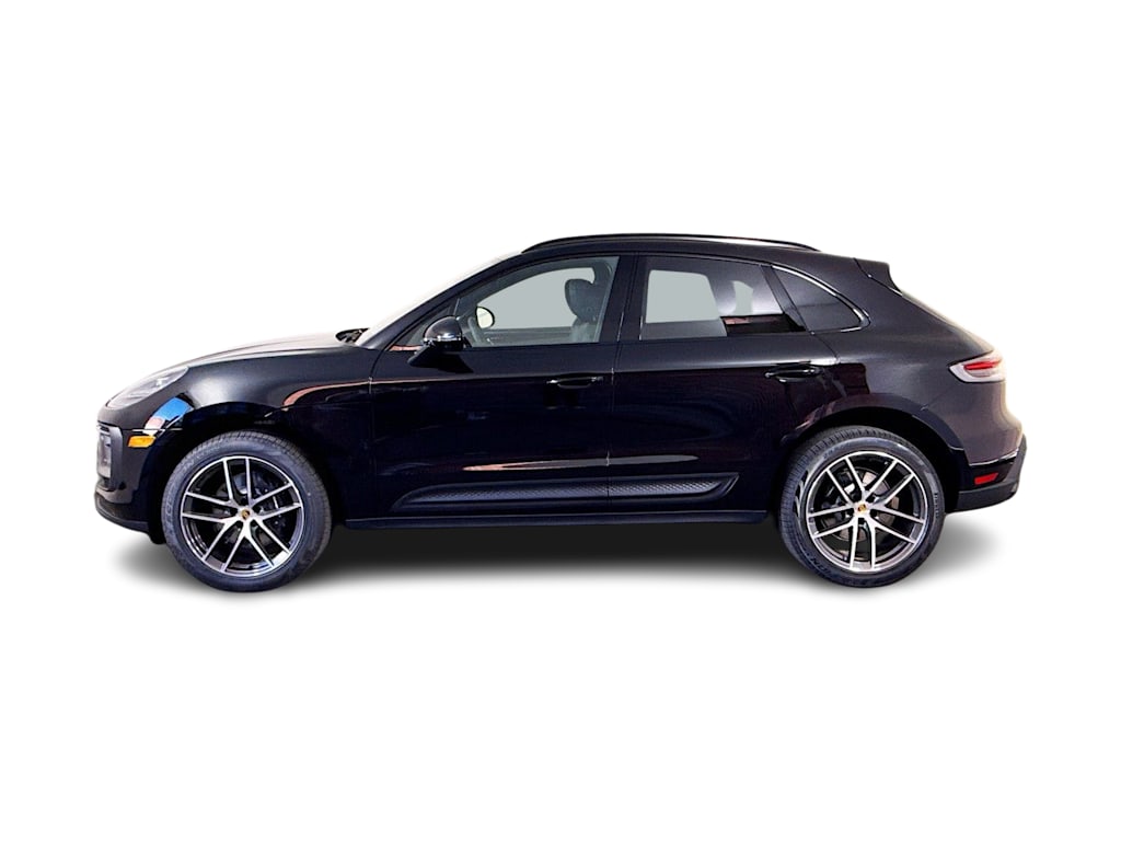 Thumbnail: 2026 Porsche Macan - 3