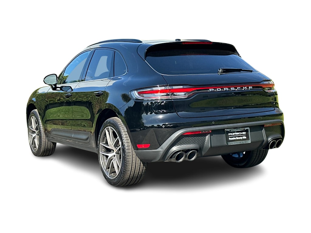 Thumbnail: 2026 Porsche Macan - 4