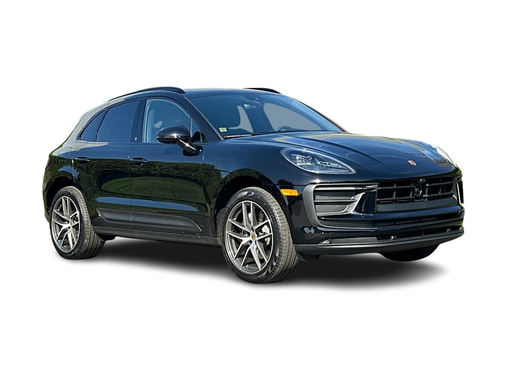 Thumbnail: 2026 Porsche Macan - 21