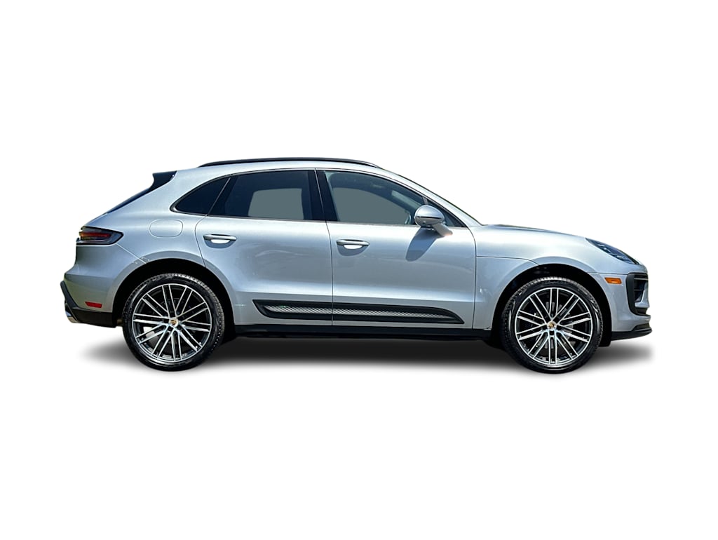 Thumbnail: 2026 Porsche Macan - 21