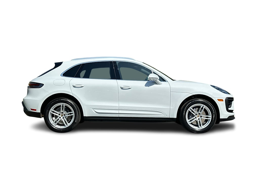 Thumbnail: 2026 Porsche Macan - 20