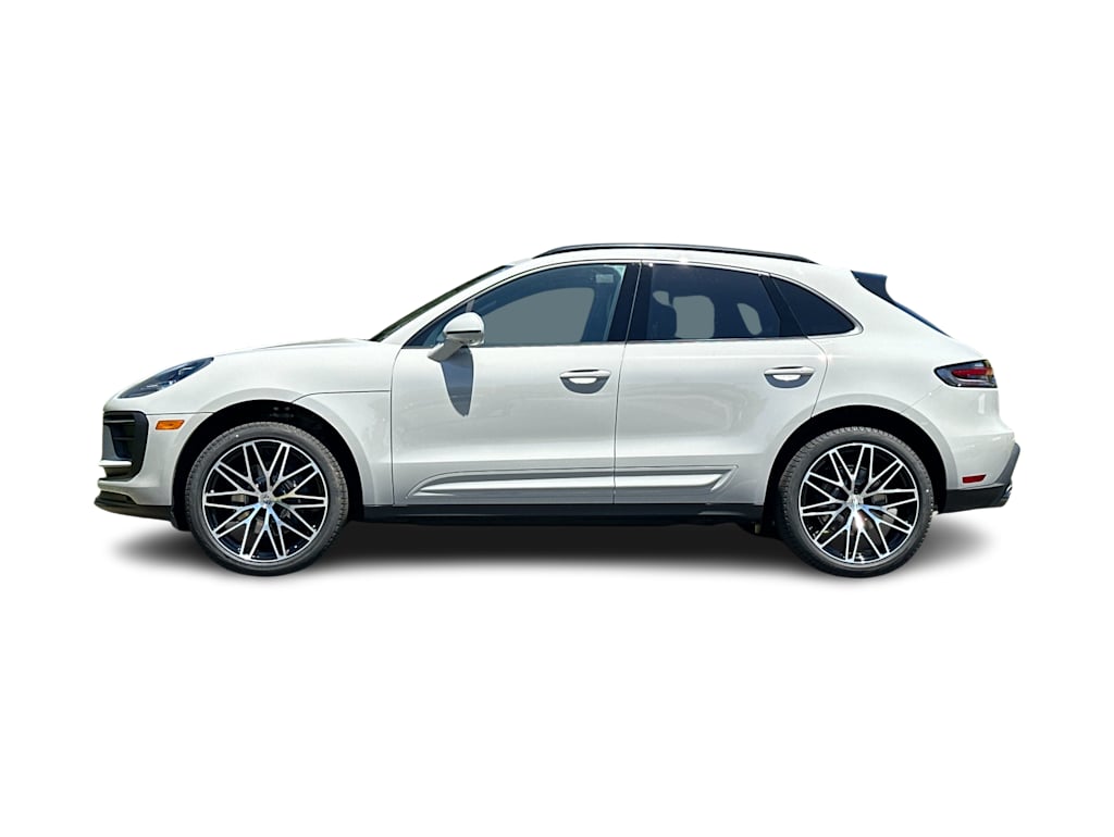 Thumbnail: 2026 Porsche Macan - 3