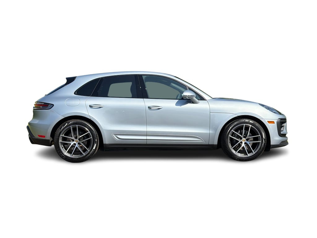 Thumbnail: 2025 Porsche Macan - 21