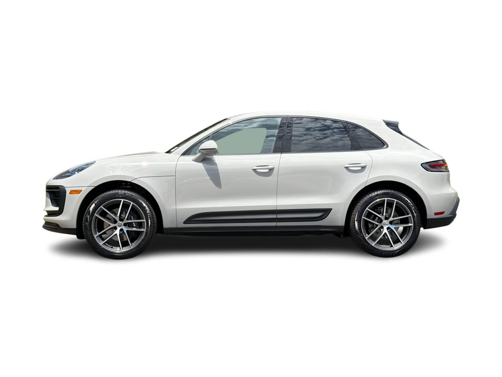 Thumbnail: 2025 Porsche Macan - 3