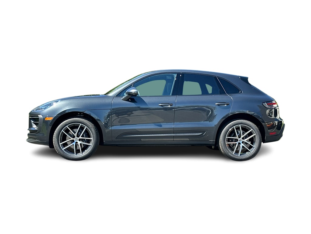 Thumbnail: 2026 Porsche Macan - 3