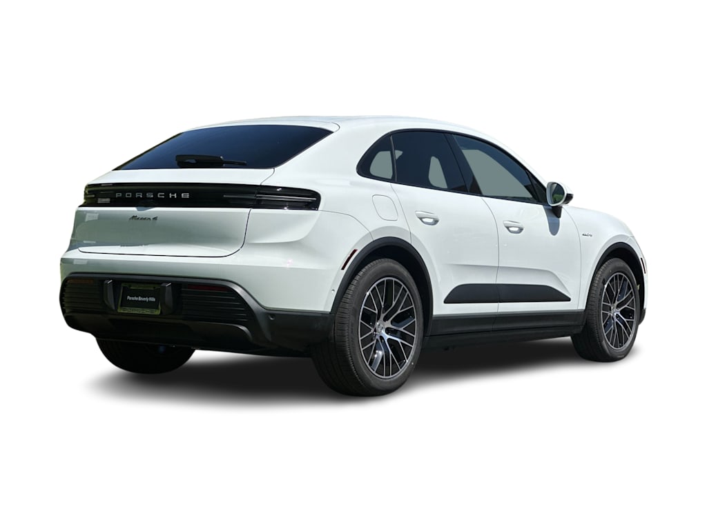 Thumbnail: 2026 Porsche Macan - 20