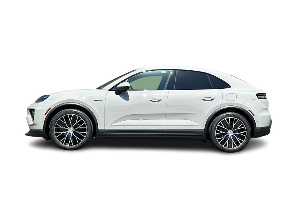 Thumbnail: 2026 Porsche Macan - 3