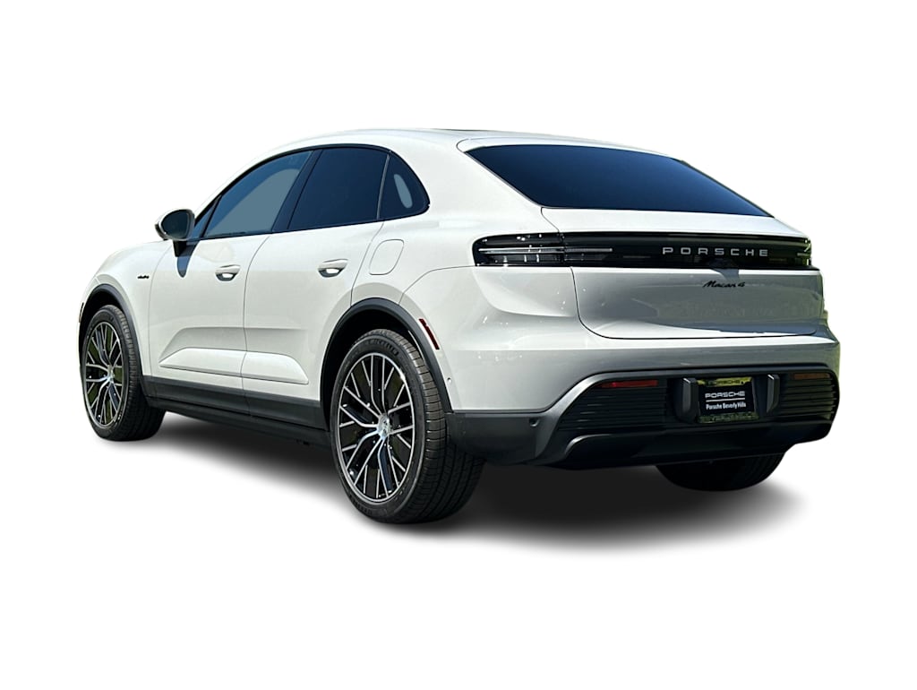 Thumbnail: 2026 Porsche Macan - 4
