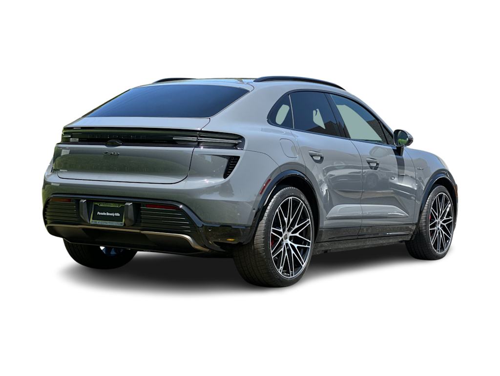 Thumbnail: 2026 Porsche Macan - 18