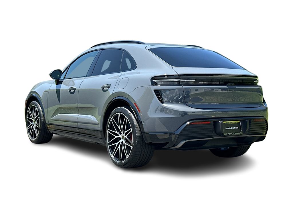 Thumbnail: 2026 Porsche Macan - 4