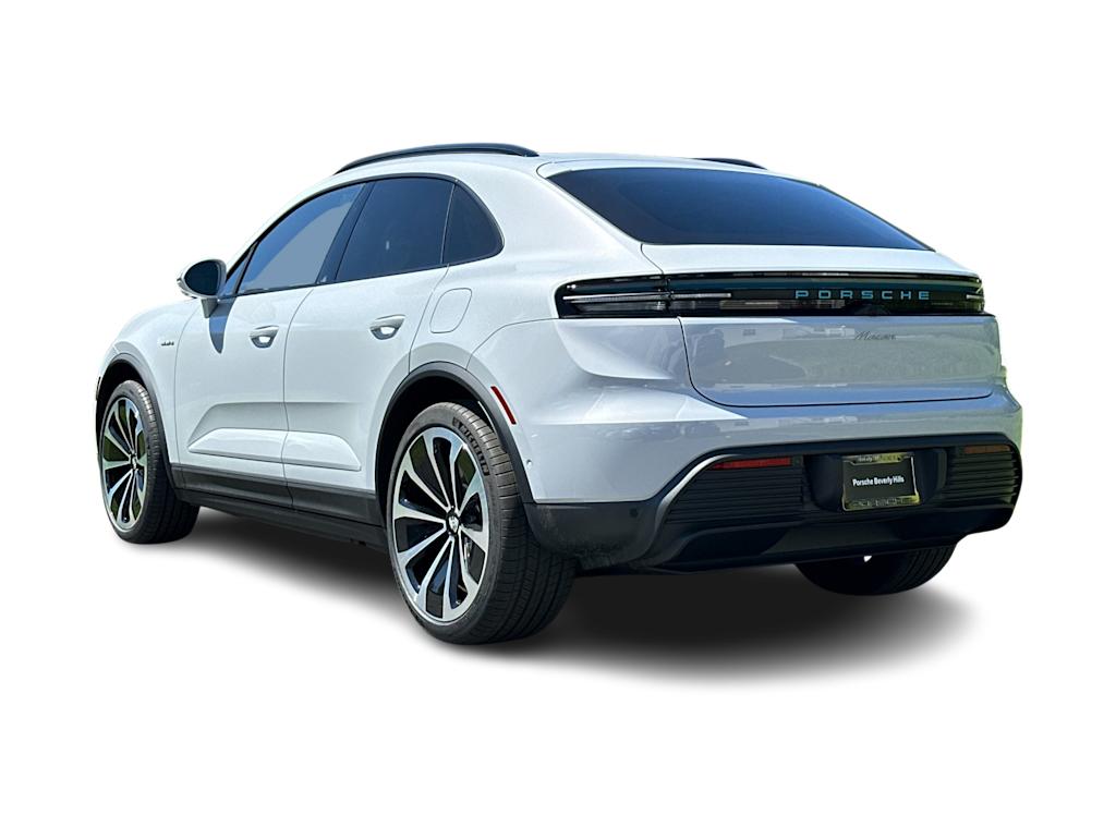 Thumbnail: 2026 Porsche Macan - 4