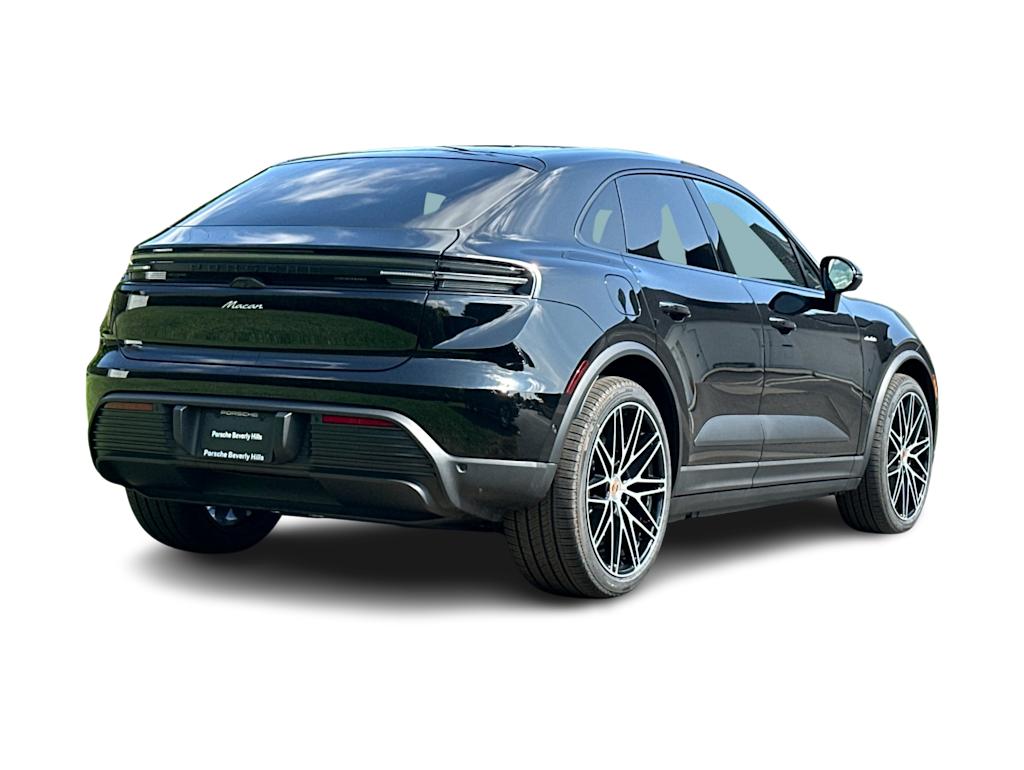 Thumbnail: 2026 Porsche Macan - 18
